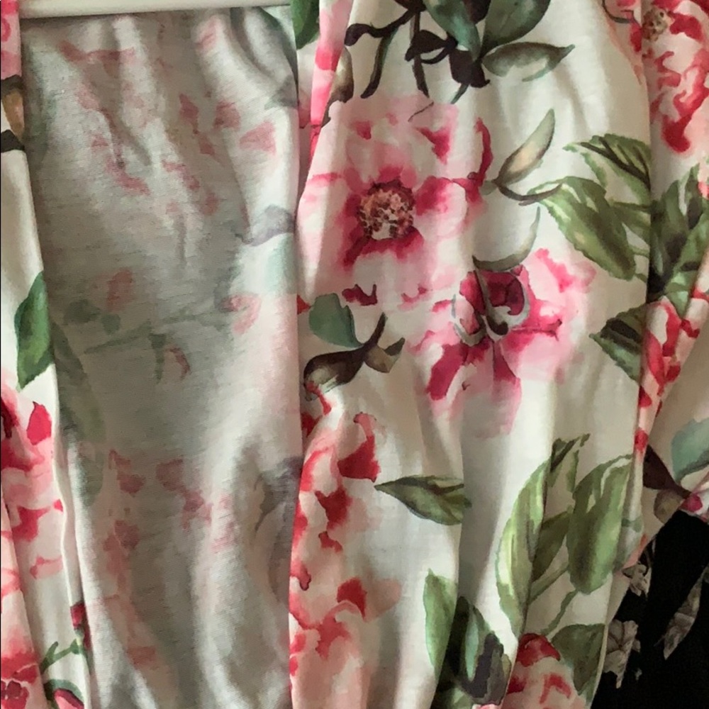 🖤😍 Floral Print Spring Robe 😍🖤 - Picture 4 of 4